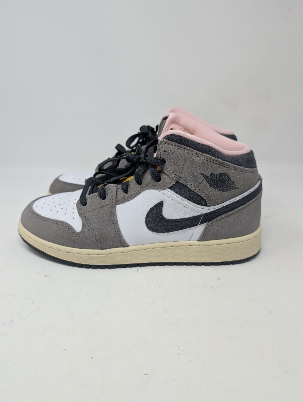 Nike Air Jordan 1 Mid SE Cave Stone Pink 7Y